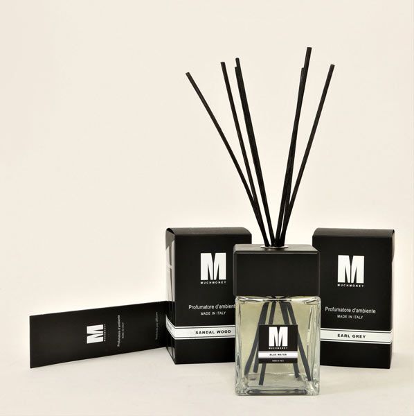 MUCH MONEY: abbigliamento